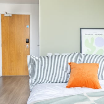 Platinum En suite Two Bed Flat - Image 3